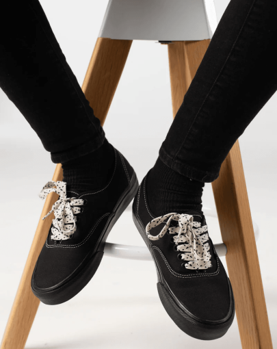 vans_authenticmonoblack_shoes_skateshoes_vn000d7ycji1_197804461523_660109-179_01d07f64-917b-4dae-bb04-68866a25954e